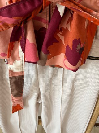 Conjunto chaqueta y pantalón y reloj