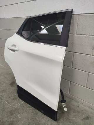 Puerta trasera derecha Nissan Qashqai de 2016.