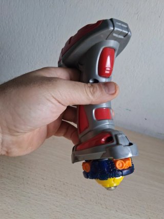 Lotto Battle Strikers: 4 trottole con lanciatore