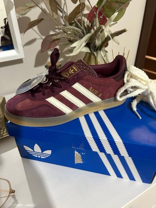 Adidas Gazelle Indoor W. Originales Rojo/Blanco
