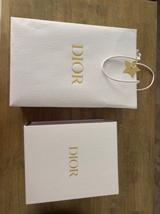 Bolsa y caja Dior