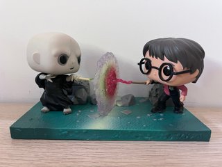 Funko Pop Harry Potter vs Voldemort Escena