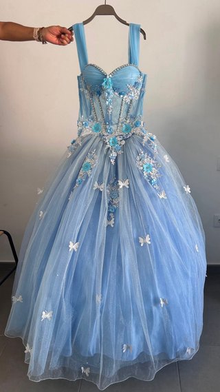 Vestido Quinceañera Celeste Ajustable (S / M)
