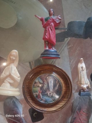 Lote religioso: Virgen Fátima y antigua