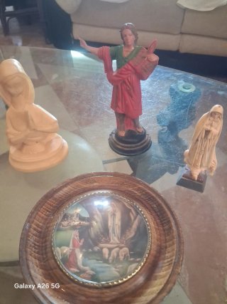 Lote religioso: Virgen Fátima y antigua