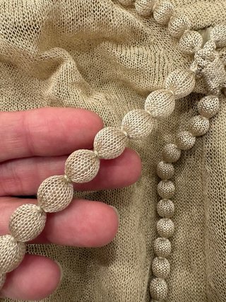 Top beige tirantes
