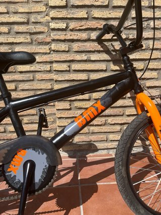Bicicleta BMX 20” Negra y Naranja