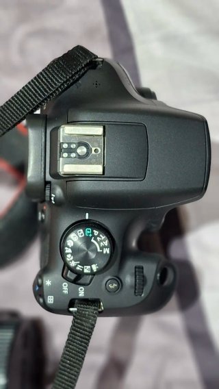Canon EOS 1300D + objetivo ,Lentes.  2  EF-S 18-55
