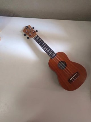 Ukelele soprano con funda