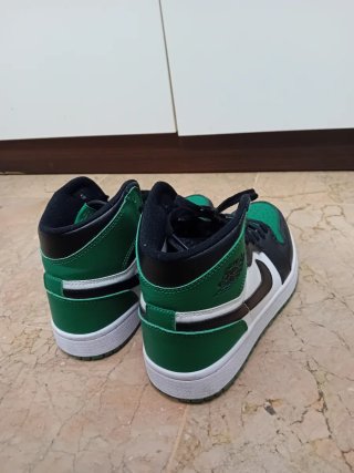 Nike Air Jordan Verde y Blanco