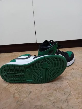 Nike Air Jordan Verde y Blanco