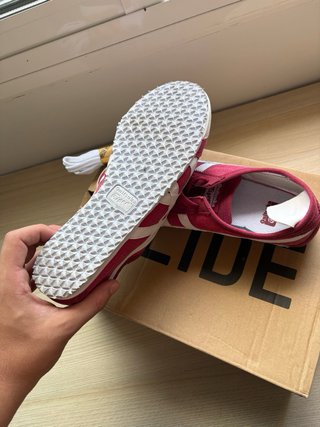 Zapatillas Asics Rojas y Blancas