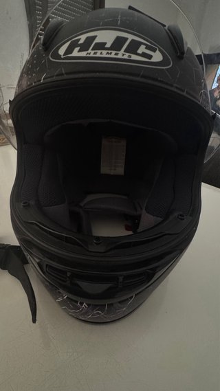 Casco HJC para niña 7-11 con diseño floral púrpura