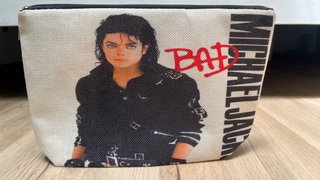 Neceser Michael Jackson. Perfil solidario