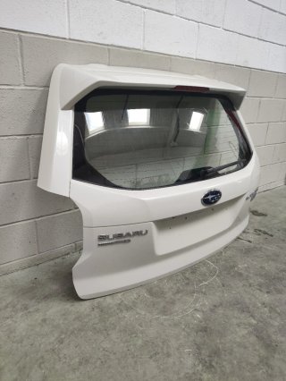 Portón Subaru Forester de 2016.
