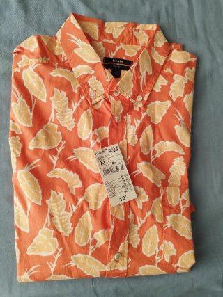 Camisa Kiabi Estampada Hojas Naranja Talla XL