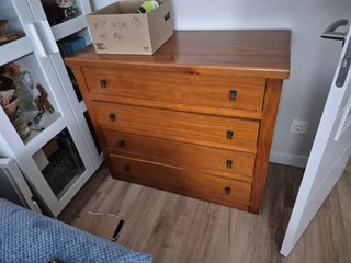 Conjunto dormitorio Cama + 2 Mesitas + Cómoda y so