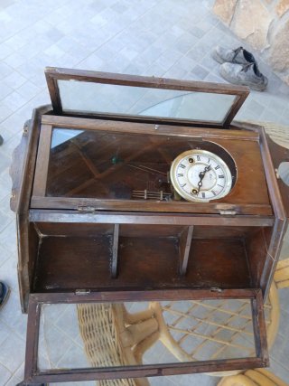 Reloj de pared antiguo madera y cristal