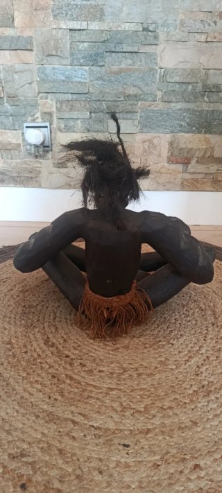 Figura de madera tribal