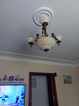 Lámpara de techo estilo clásico con figuras