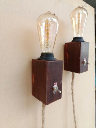 Lampada vintage in legno