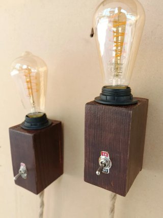 Lampada vintage in legno