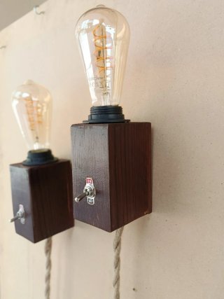 Lampada vintage in legno
