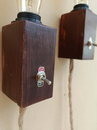 Lampada vintage in legno
