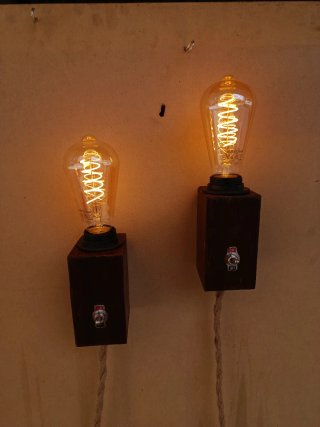 Lampada vintage in legno