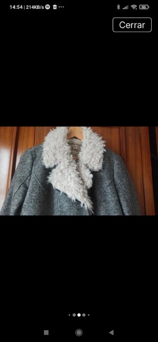 Chaqueta entallada gris con cuello