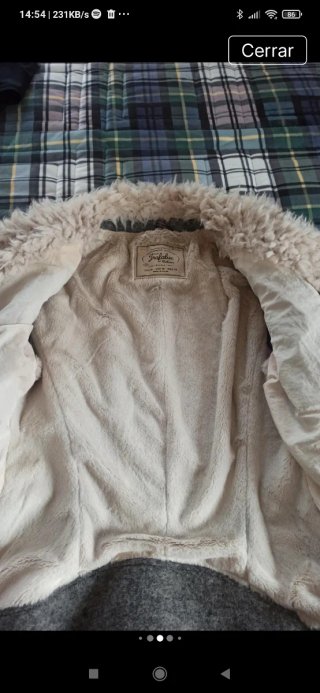 Chaqueta entallada gris con cuello