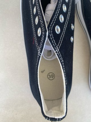 Zapatillas negras con puntera blanca Talla 39