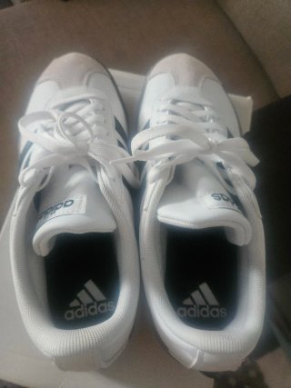 Zapatillas Adidas Blancas y Negras