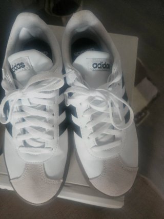 Zapatillas Adidas Blancas y Negras