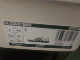 Zapatillas Adidas Blancas y Negras