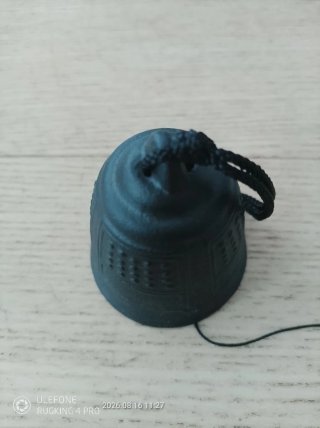 Campana japonesa de hierro fundido