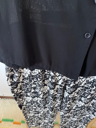 Conjunto Blusa, Pantalón y Collar