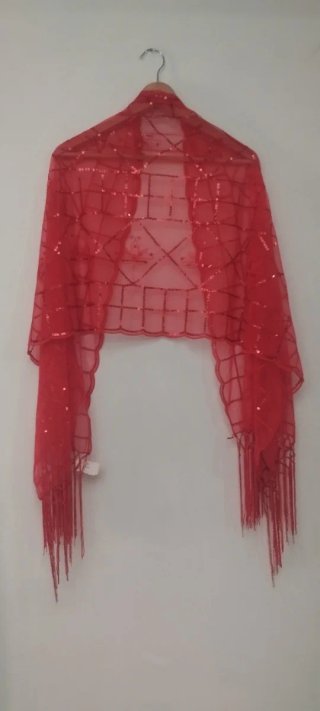 Elegante chal rectangular rojo con lentejuelas