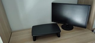 Conjunto escritorio: mesa, silla, monitor,etc