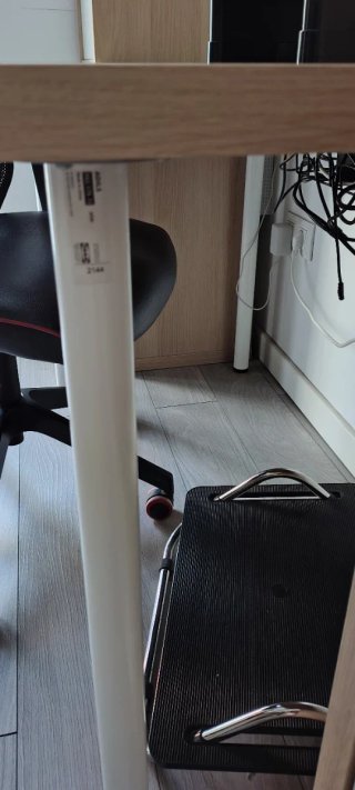 Conjunto escritorio: mesa, silla, monitor,etc