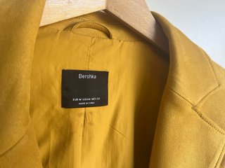 Cazadora Bershka Flecos Talla M