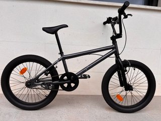Bicicleta BMX Negra
