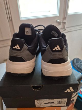 Zapatillas Adidas Courtjam Negras y Blancas