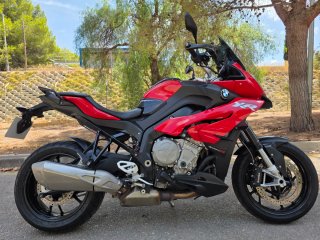BMW S1000XR Roja y Negra
