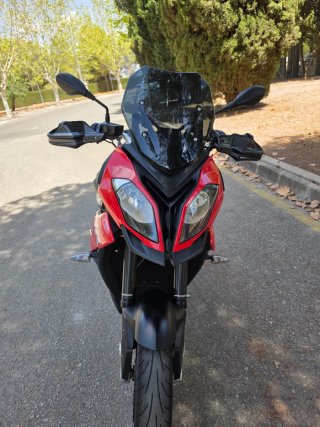 BMW S1000XR Roja y Negra
