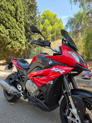 BMW S1000XR Roja y Negra