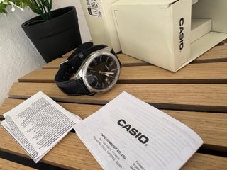 Reloj Casio Negro y Plateado