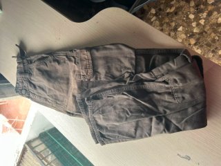 Pantalón cargo marrón