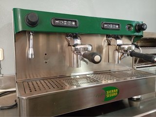 Cafetera profesional 2 grupos + mesa inox