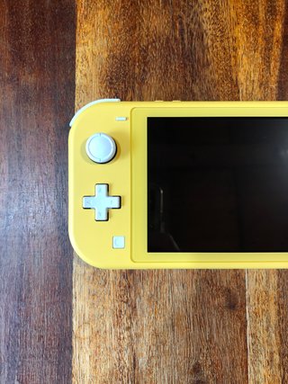 Console Nintendo Switch lite Giallo funzionante
